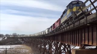 preview picture of video 'DM&E Leader on CP Freight Train Over Middle Foster Bridge'