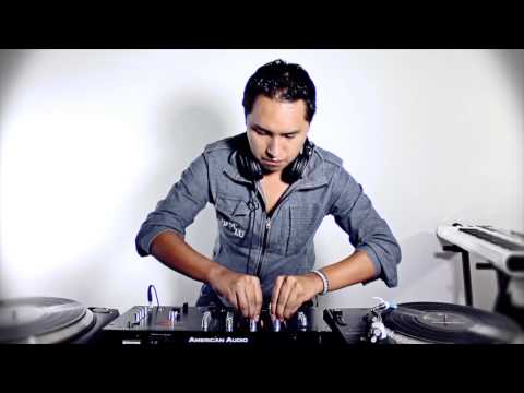 DJ ESTEBAN PEREZ - LIVE SET MÚSICA ELECTRÓNICA - QUITO - ECUADOR - SHOW VINYL TRAKTOR