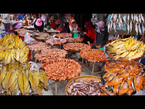 Amazing fish distribution site in Phnom Penh, Cambodian fish market