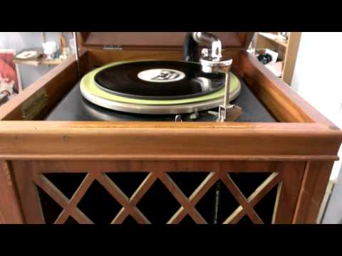 Edison Diamond Disc Phonograph Model B-19 Chalet