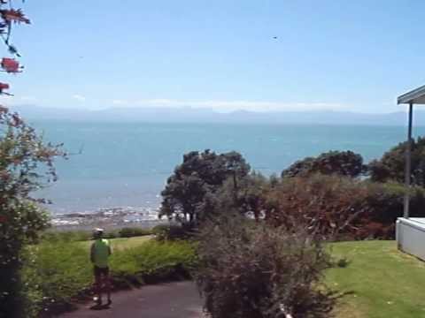 Traditional Kiwi Bach near Auckland