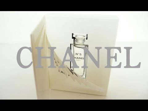 Miniature: N°5 Eau Première de Chanel (éventail).