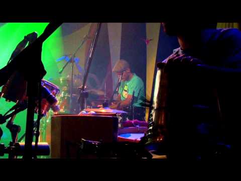 ellen oléria e pret.utu - posso perguntar (2012)