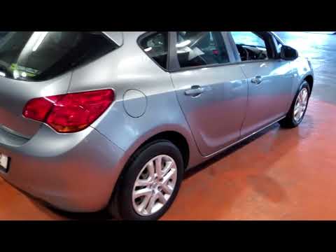 Opel Astra 2012 - Image 2
