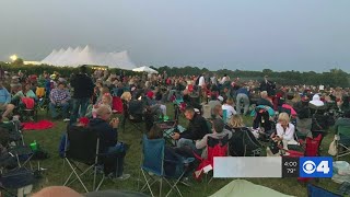 Images show thousands at Warren County event with no masks