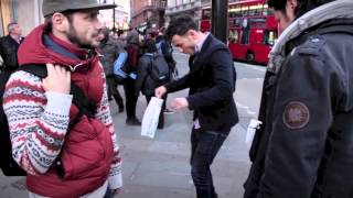 Ardian tanzt mitten in London zu LMFAO