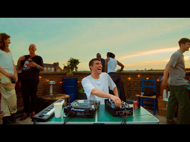 Fred again.. - Rooftop Live (Arun’s Roof, London) SDDEFAULT Thumbnail