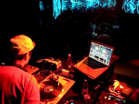 DJ COOKS PLAYING BOYS NOIZE IN ZOO GENEVA