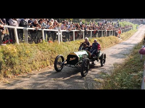 French Car takes on the TEST HILL at Brooklands Museum!