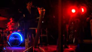 Obeses - L'Ombra Sols Fuig en la Nit