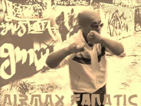 MUSTAFFA ASSASSIN   MITTELFINGER HOCH