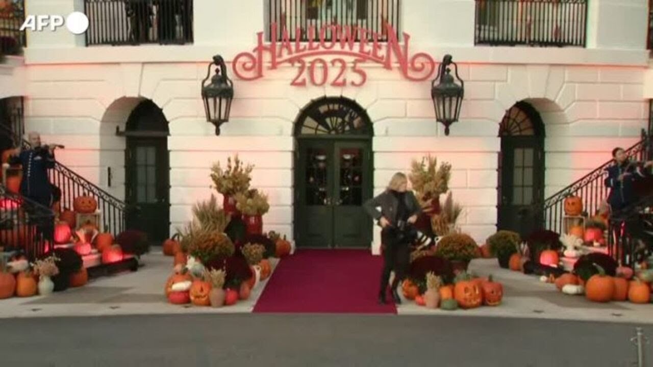 "Dolcetto o scherzetto", Trump e Melania celebrano Halloween