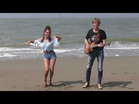 WALKIN´ SHOES - DOWN ON THE CORNER