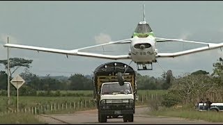 Colombie : Ce pilote d'avion est completement  fou !