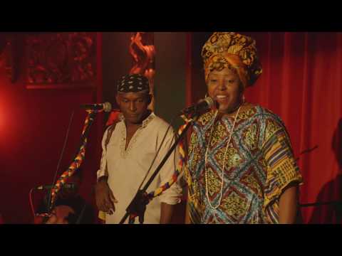 Betsayda Machado y La Parranda El Clavo - La rana / No la pele | Kitiplas : Berlín, Alemania