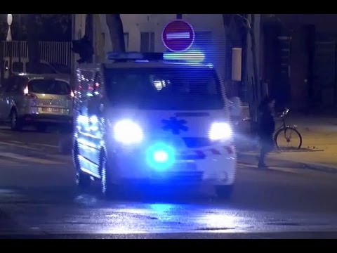 Ambulance 2 + 3 Tons // Transport Ambulance Changing Siren