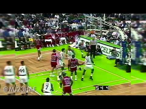 Michael Jordan Annihilates Reggie Lewis! (1993.04.04)