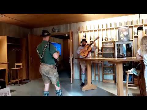 Schmidtchen Schleicher in der Whisky Destillerie SLYRS am Schliersee #bayern #whisky #slyrs #gaudi