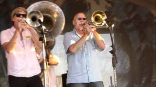 New Orleans Nightcrawlers - Pick up the Pieces - Jazzfest 2011