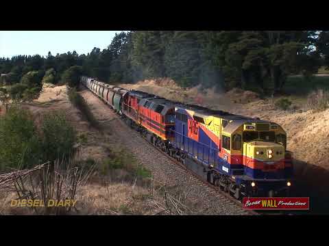Spectacular variety of Australian diesel locomotives - Southern Highlands region - August 2007