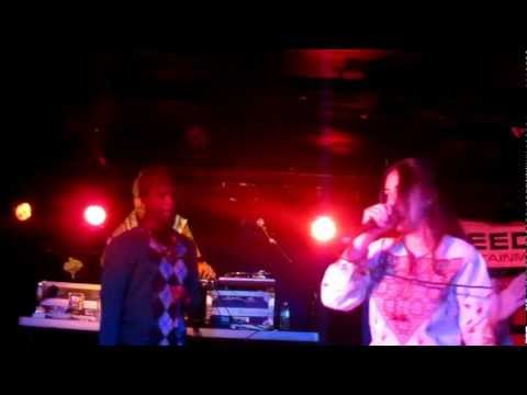 SHADIA MANSOUR Ft M1 (DEAD PREZ)-AL KUFIYYEH 3ARABEYYEH LIVE!!!