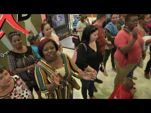 Korsou a la Belcanto's Lion King FlashMob at Cinemark in Sambil