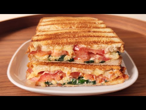 Cheesy spinach scramble and tomato sandwich | 2 ways to get full