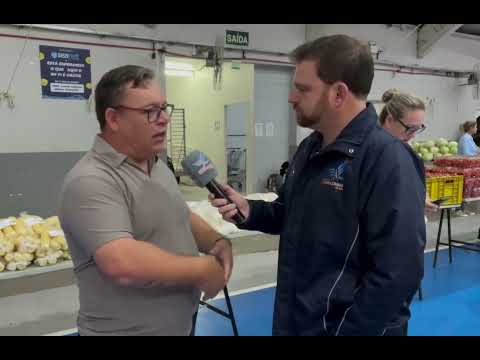 Programa "Mesa Farta" entrega primeiras cestas para famílias em Carazinho RS