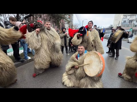 Au spart geamurile - Au rupt asfaltul!! Parada Obiceiurilor de Iarnă din Bucovina 2025!!