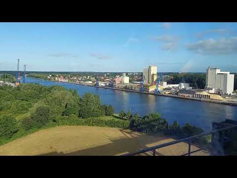 Zugfahrt über die Rendsburger Hochbrücke