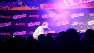 Ben Folds Five playing Hava Nagila in NYC Comic-con