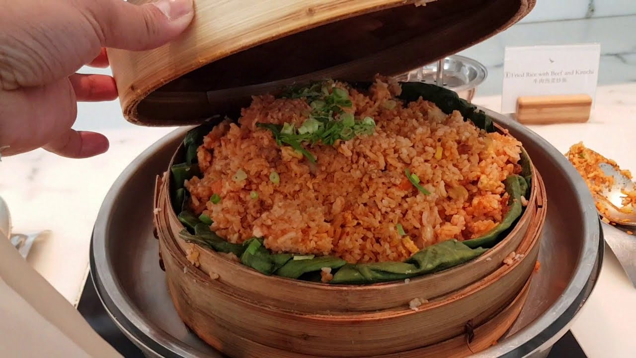 Cathay Pacific The Wing Business Class Lounge thumbnail