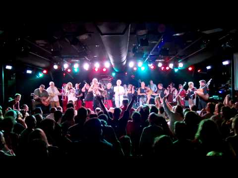 Vágtázó Csodaszarvas és Hollóének Hungarica - Elszabaduló Örömtüzek!