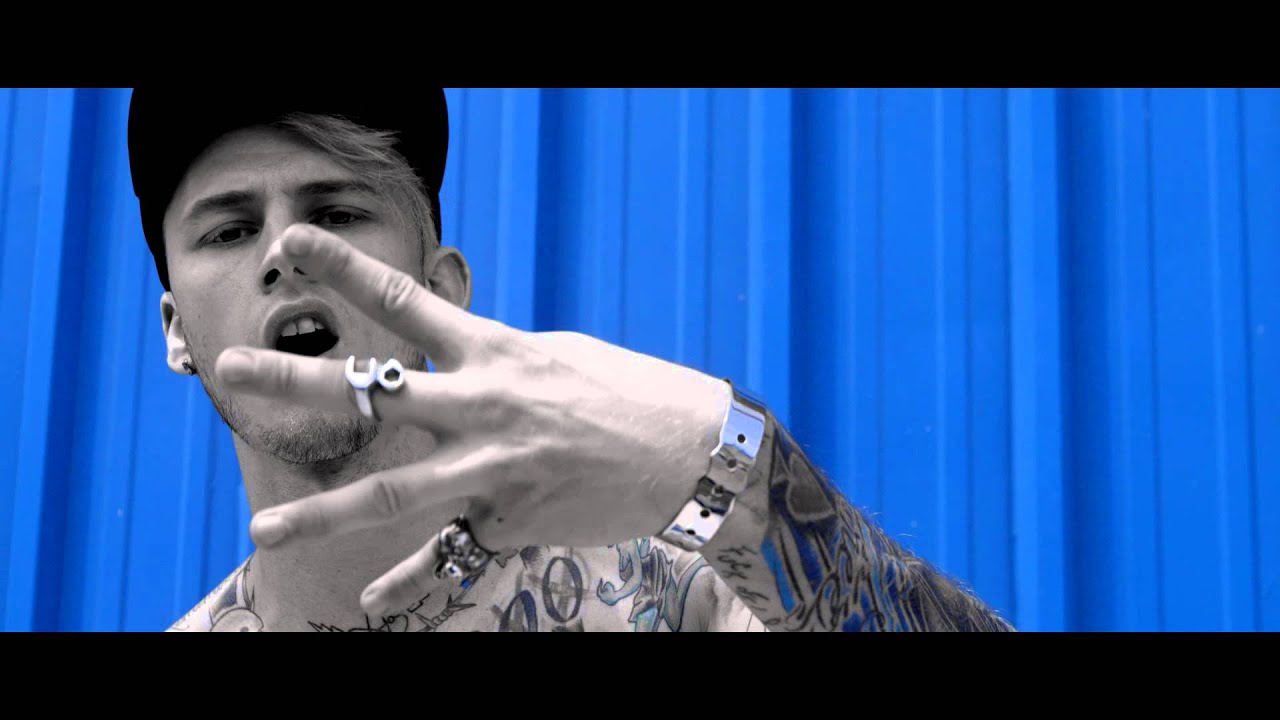 Machine Gun Kelly – ” Blue Skies”