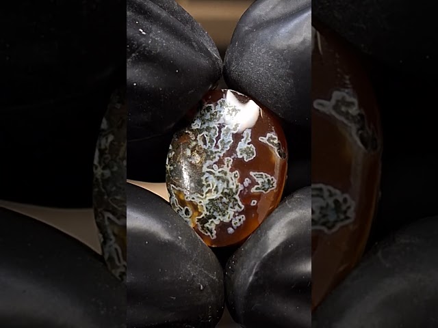 حجر عقيق خرائطي رماني مشجر لوحة فنية طبيعية