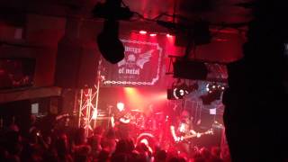 Razor-nowhere fast/cross me fool