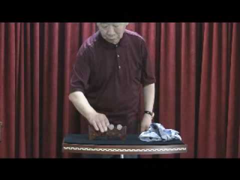 Coin Stand by Mikame - Trick