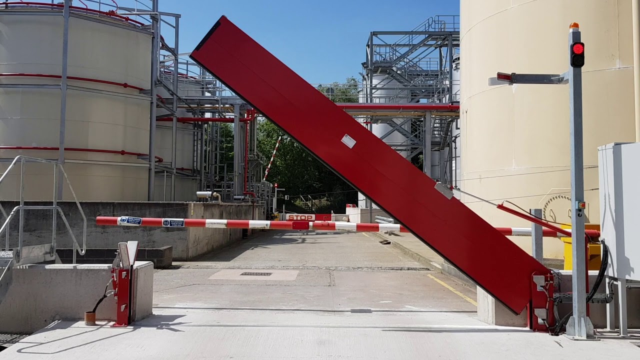 Pivot Flood Gate by Flood Control International