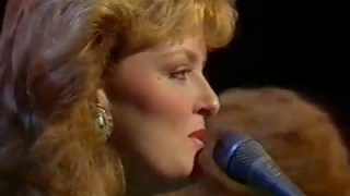 Wogan - The Judds - &quot;Don&#39;t Be Cruel&quot;