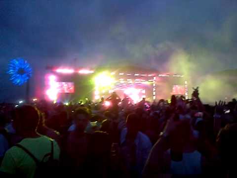 Avicii - Wake Me Up EDC London 2013
