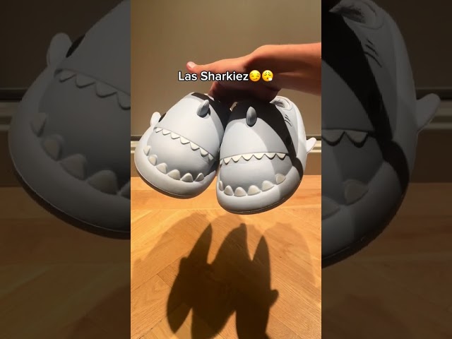 Vídeo relacionado con Calish Chanclas de baño para hombre y mujer Cozislides originales, Cloudyzz, zapatillas, nube, antideslizantes, pantuflas de baño, pantuflas de verano, chanclas para interiores y exteriores, Rosa., 38