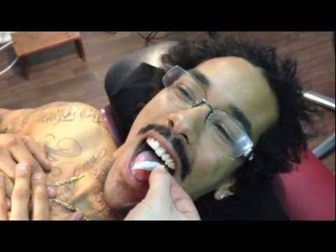 Salong Betong   Näääken sätter linjerna på en lady