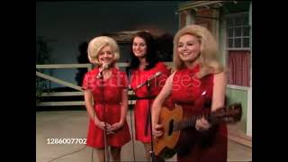 Dolly Parton, Stella Parton &amp; Cassie Parton singing “Break My Mind”   1970