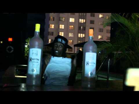 2.7.5 Yung Simmie Behind The Scenes of "Im Gone"