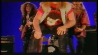 Videoclip de la chanson &quot;Let&#39;s stick together&quot; de l&#39;album &quot;Turning To Stone&quot; des Too Many Cooks