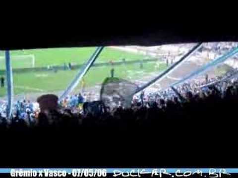 "Vou torcer pro Grêmio bebendo vinho" Barra: Geral do Grêmio &bull; Club: Grêmio
