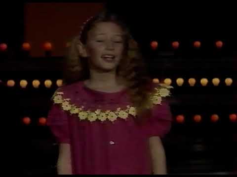 TĘCZOWY MINI BOX M6 - Krótki wywiad muzyczny Julii Wolskiej z OLGĄ SAWINC-MULLAY  (emisja 8.10.1992)