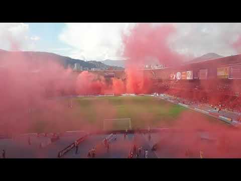 "Salida de America de Cali vs Bucaramanga (18-11-2017) fecha 20" Barra: Baron Rojo Sur • Club: América de Cáli