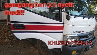 Download lagu Cara mengemudi truk hino dutro untuk pemula mp3