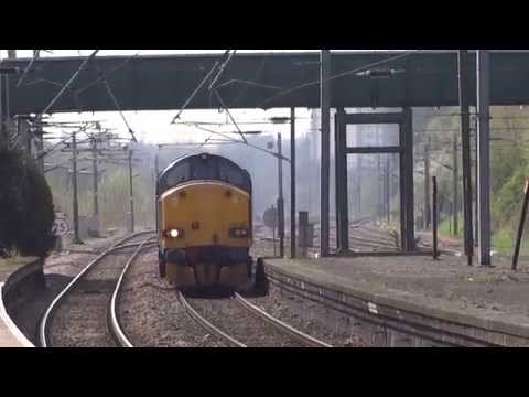 Bridgwater Flask DRS 37602+37667 with 66526 passing